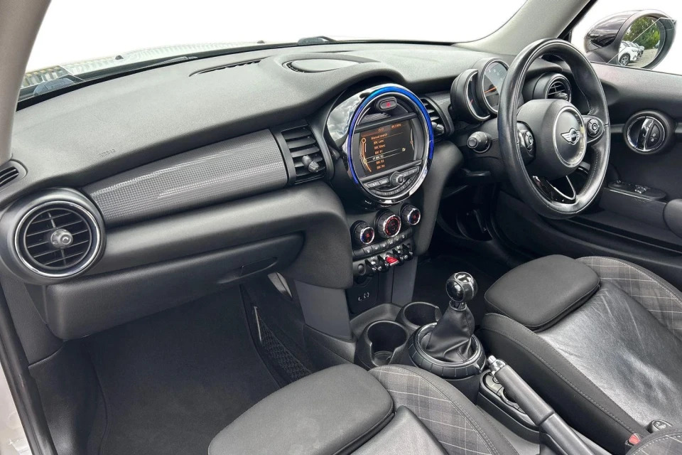 Mini Hatch 1.5 Cooper D Euro 6 Ss HG15ULE Silver #2