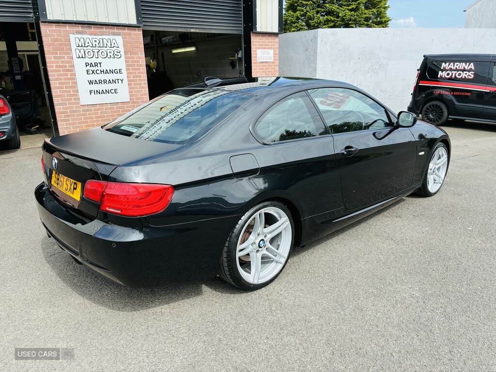 BMW 3 Series 318I Sport Plus Black #3