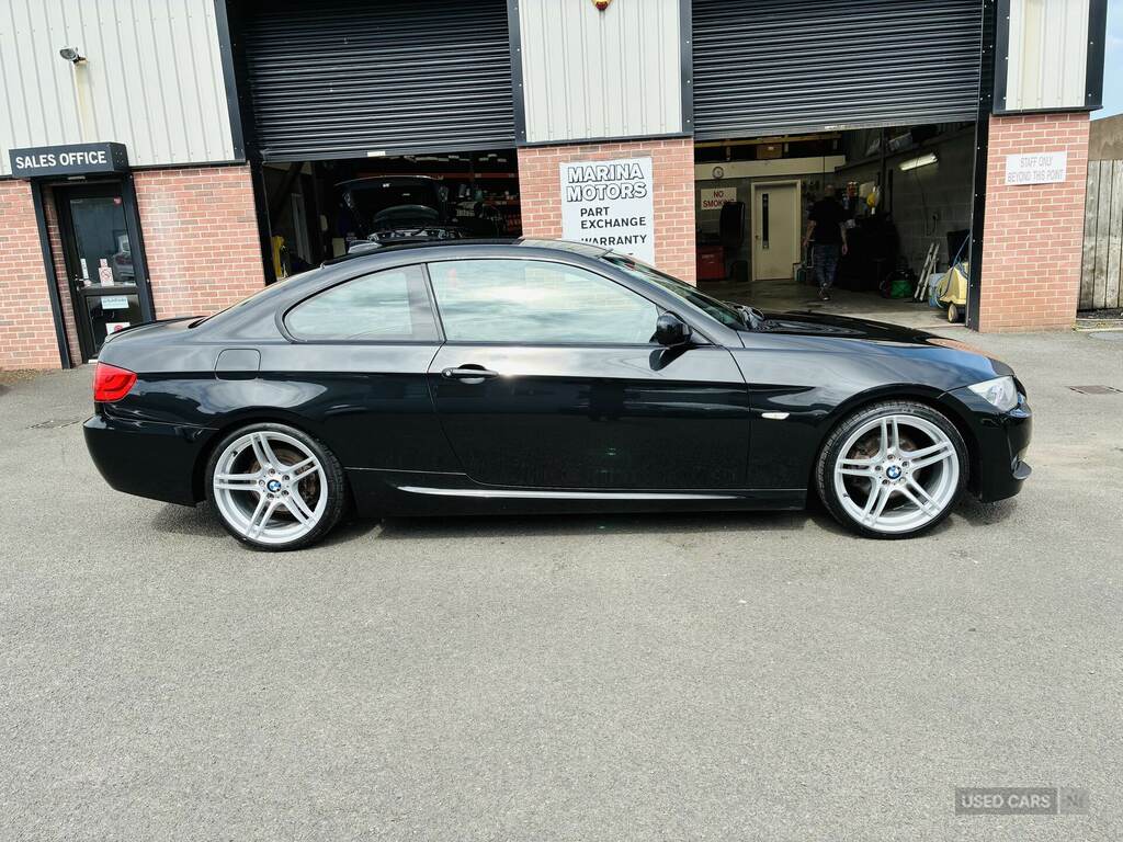 BMW 3 Series 318I Sport Plus Black #2