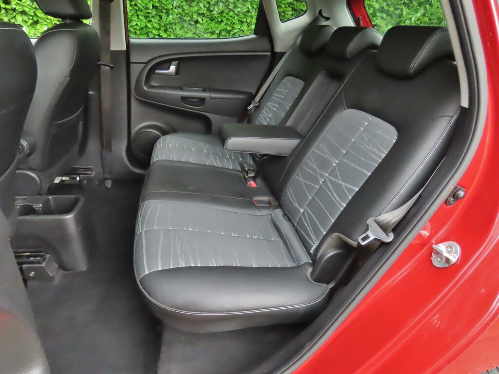 Kia Venga 1.6 2 Mpv Euro 5 123 Bhp Silver #12