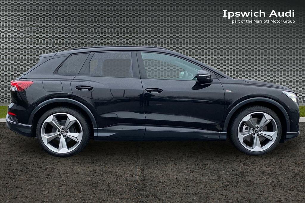Audi Q4 E Tron 40 Black Edition Suv 63Kwh 204 Black #4