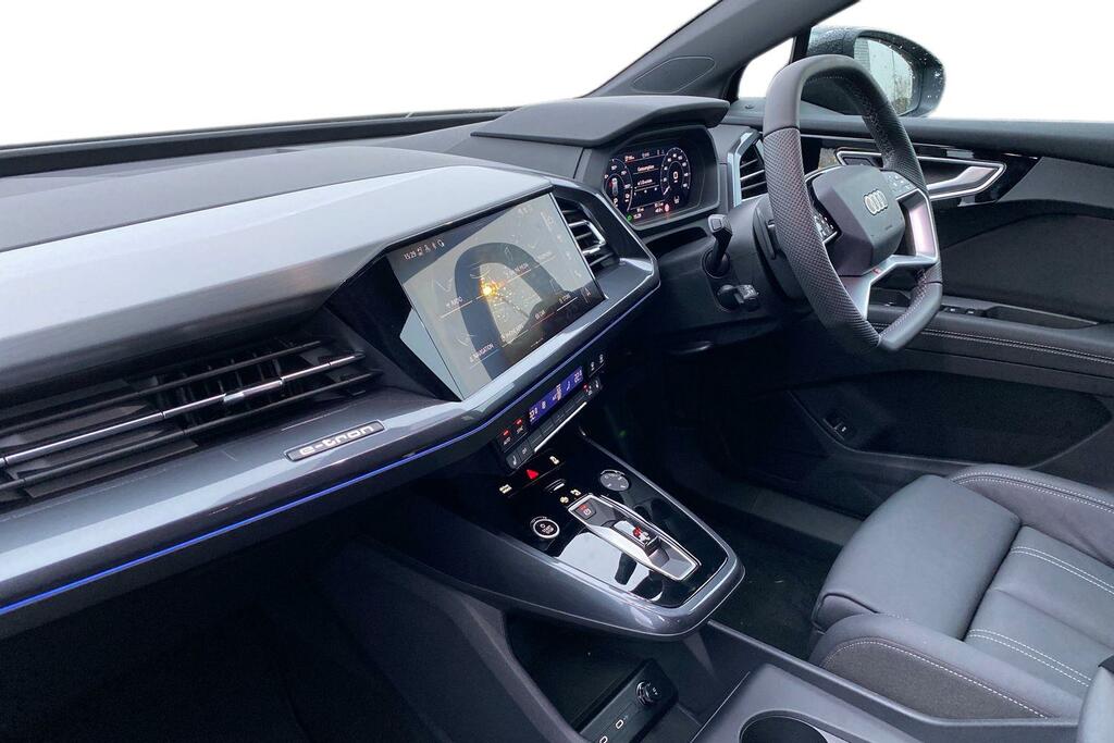 Audi Q4 E Tron 40 Black Edition Suv 63Kwh 204 Black #2