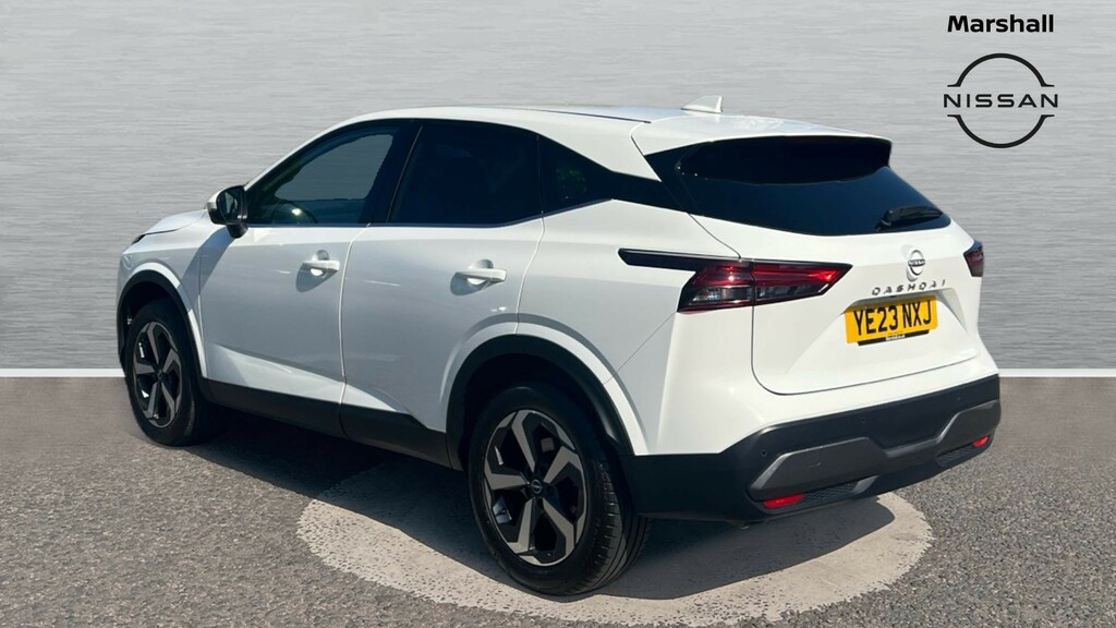Nissan Qashqai Qashqai 1.3 Dig-t Mh 158 N-connecta 4Wd Xtroni YE23NXJ White #2