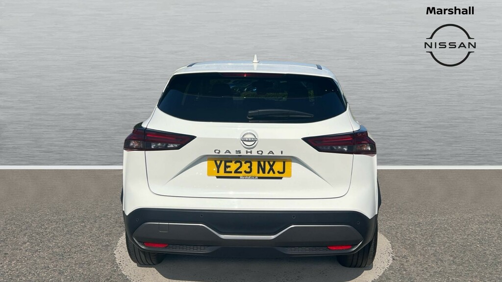 Nissan Qashqai Qashqai 1.3 Dig-t Mh 158 N-connecta 4Wd Xtroni YE23NXJ White #6