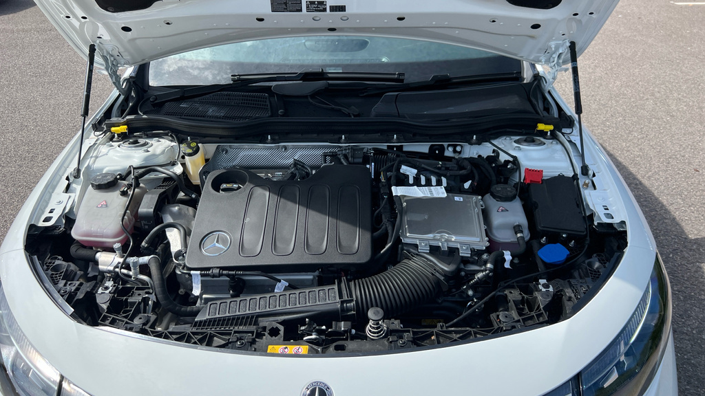 Mercedes-Benz CLA Class 250 200Kw Eq Tech Amg Line Ed 85Kwh White #19