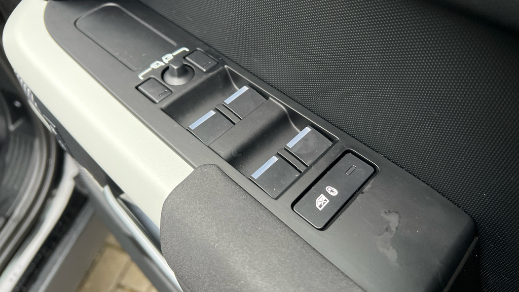 Land Rover Defender 110 5.0 P525 Carpathian Edition Grey #43
