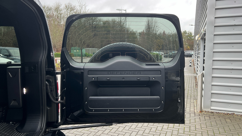 Land Rover Defender 110 5.0 P525 Carpathian Edition Grey #23