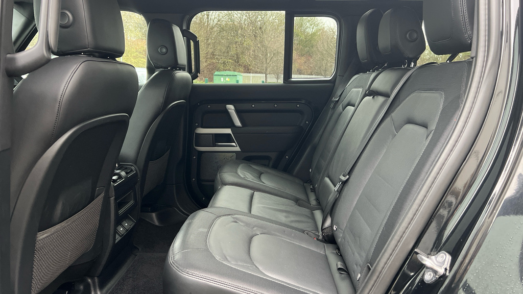 Land Rover Defender 110 Defender 2.0 P400e X-dynamic S 110 Black #4