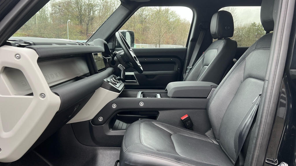 Land Rover Defender 110 Defender 2.0 P400e X-dynamic S 110 Black #3