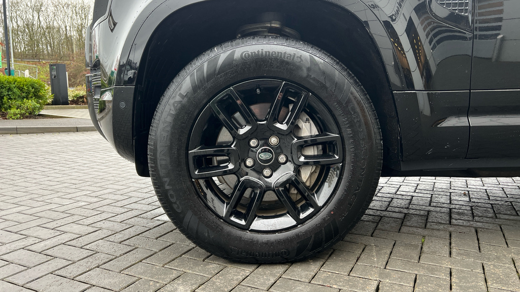 Land Rover Defender 110 5.0 P525 Carpathian Edition Grey #31