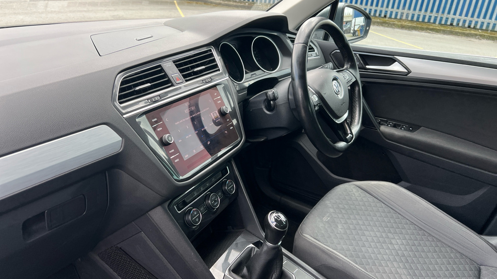 Volkswagen Tiguan Sel Tdi Bluemotion Technology Dsg Black #2