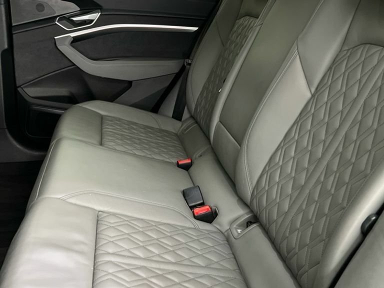 Audi E-tron 50 Black Edition Quattro 71.2Kwh 11Kw Charger Black #15