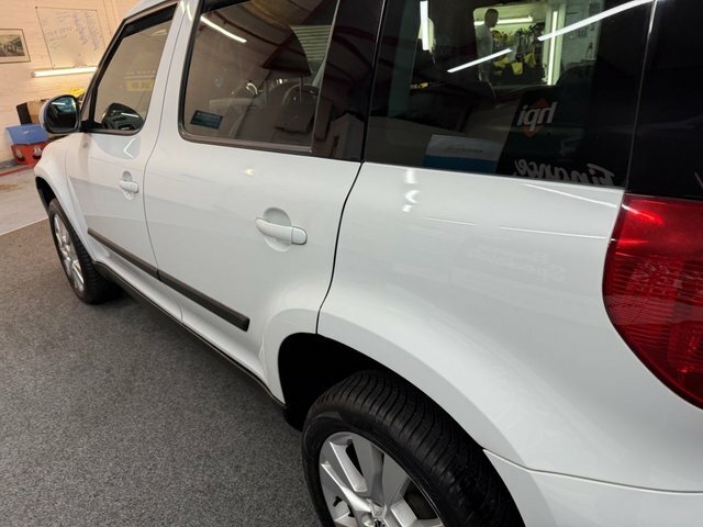 Skoda Yeti Tsi Laurin Klement Silver #10