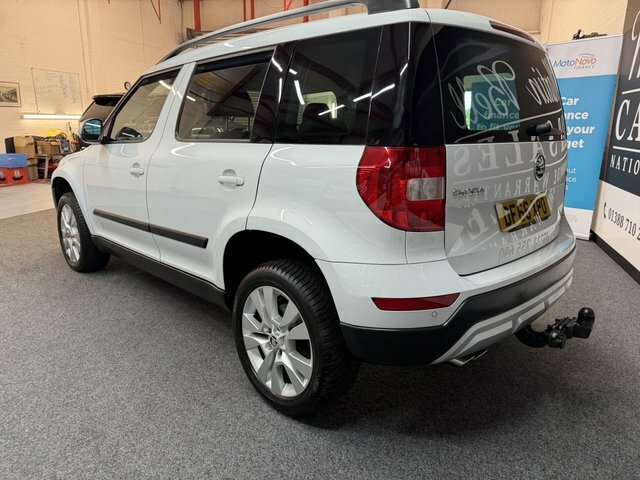 Skoda Yeti 2.0 Tdi Se L White #4