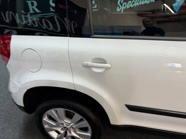 Skoda Yeti Tsi Laurin Klement Silver #32