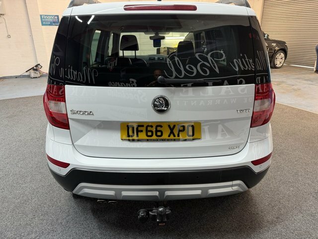Skoda Yeti 2.0 Tdi Se L White #3