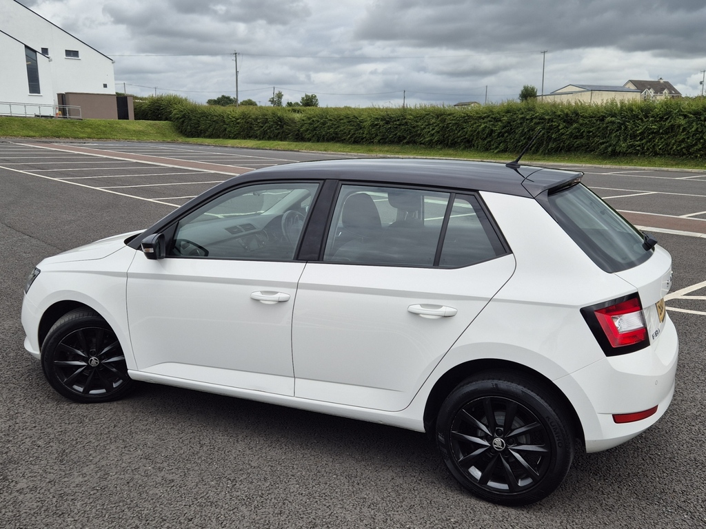 Skoda Fabia 1.0 Colour Black #2