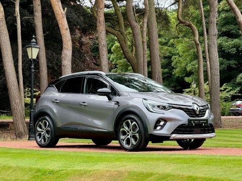 Renault Captur Techno E-tech Grey