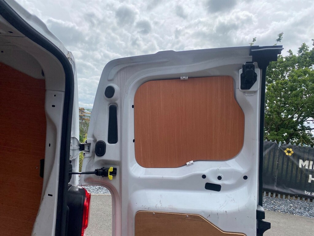 Vauxhall Vivaro 2.0 Turbo D 3100 Pro XL Panel Van Lwb H1 Euro 6 6D White #17