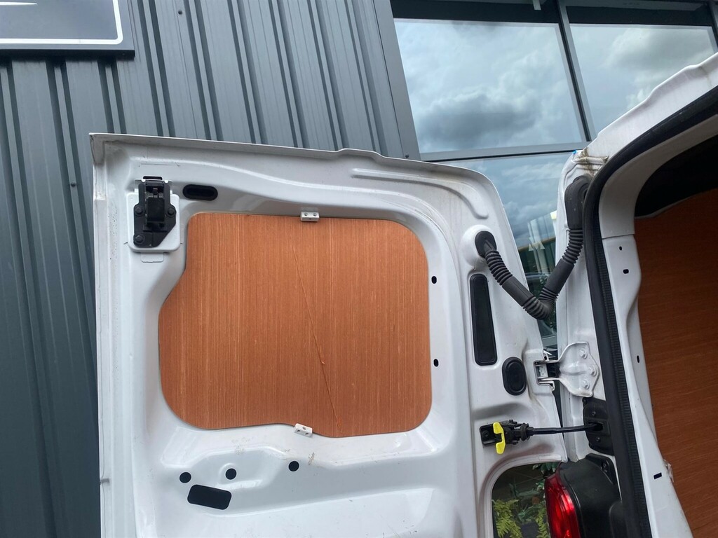 Vauxhall Vivaro 2.0 Turbo D 3100 Pro XL Panel Van Lwb H1 Euro 6 6D White #19