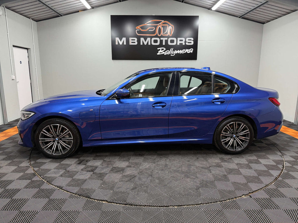 BMW 3 Series M Sport YB21LPO Blue #4