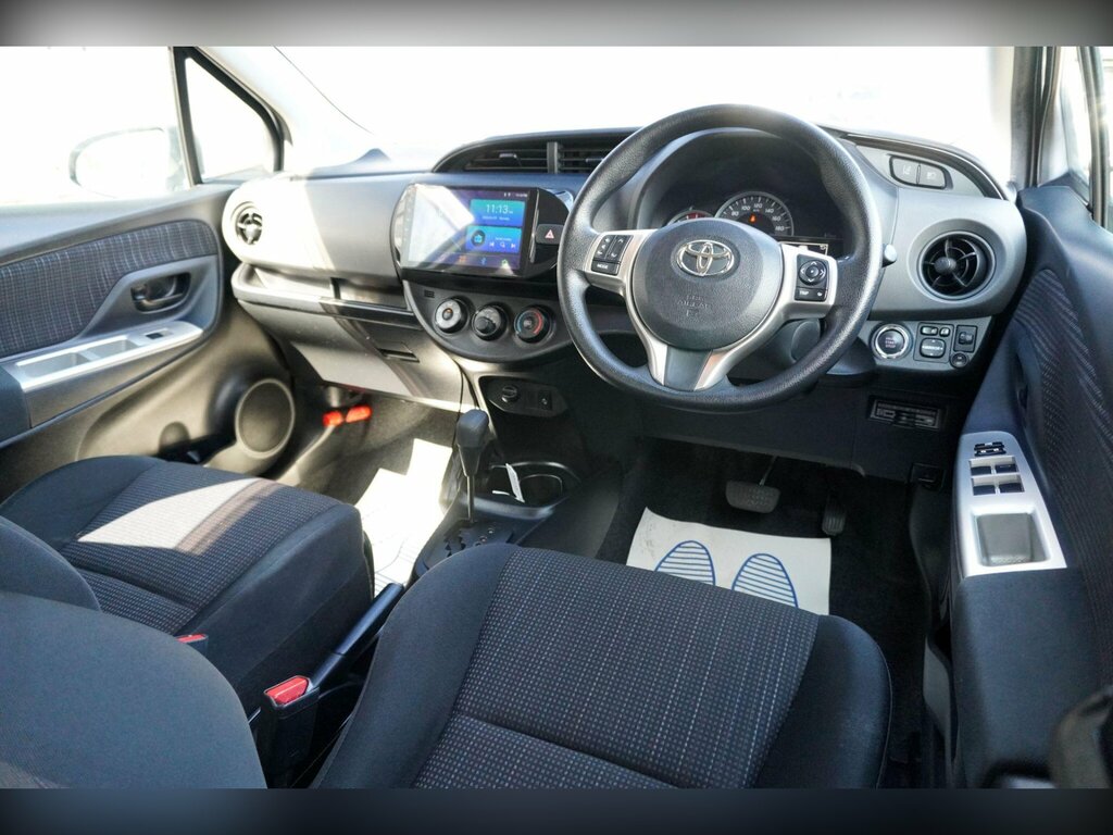 Toyota Yaris 1.33 Dual Vvt-i Icon Hatchback Multidri Silver #2