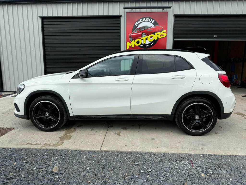 Mercedes-Benz GLA Class Gla 220D 4Matic Amg Line Premium White