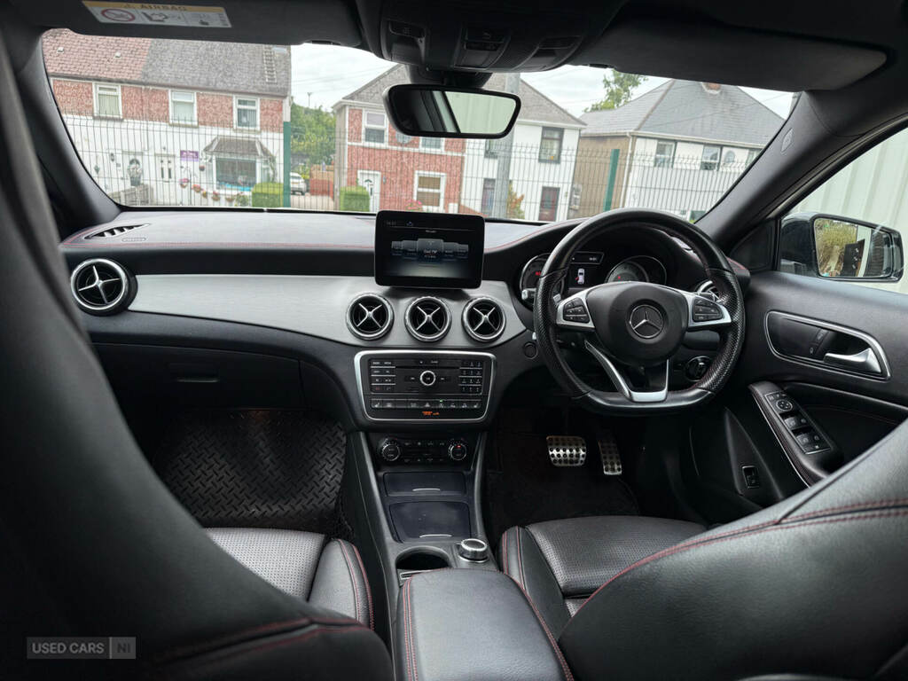 Mercedes-Benz GLA Class Gla 220 D 4Matic Amg Line Premium 5-Door Grey #10