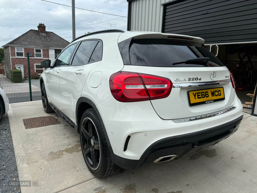 Mercedes-Benz GLA Class Gla 220 D 4Matic Amg Line Premium 5-Door Grey #8