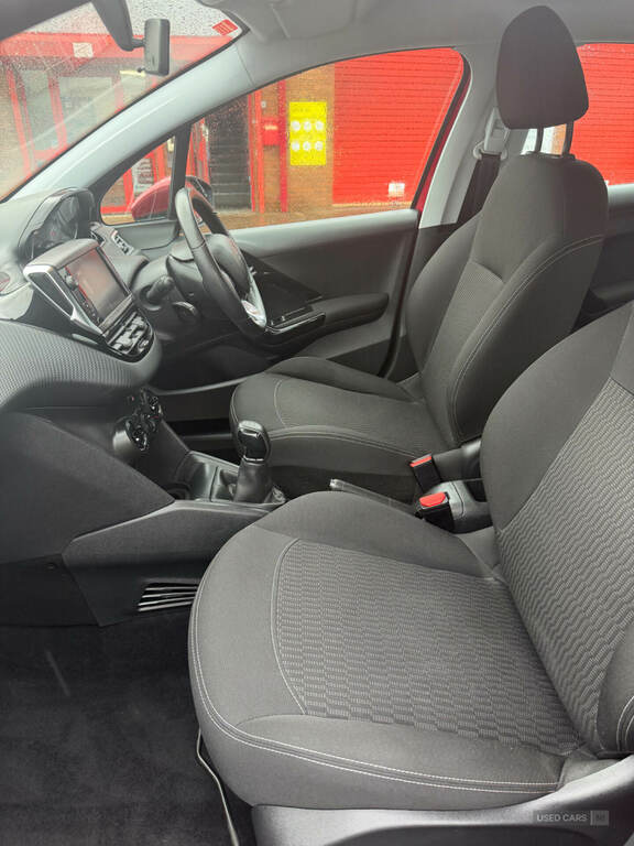 Peugeot 208 1.2 Puretech 82 Active Red #4