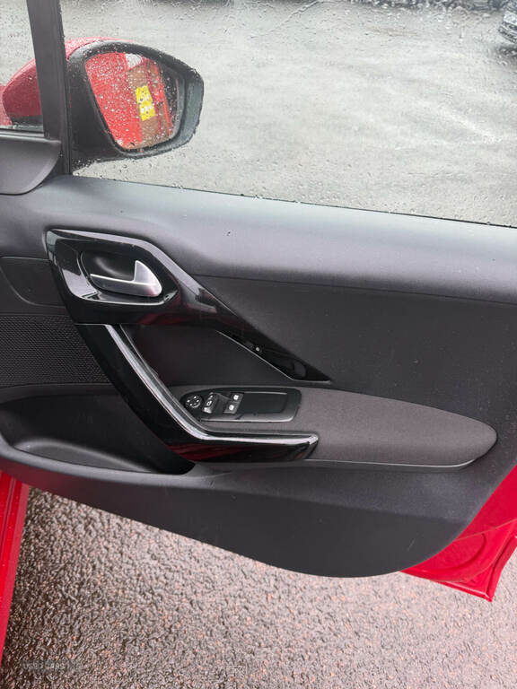 Peugeot 208 1.2 Puretech Allure Premium 82 Bhp Silver #12