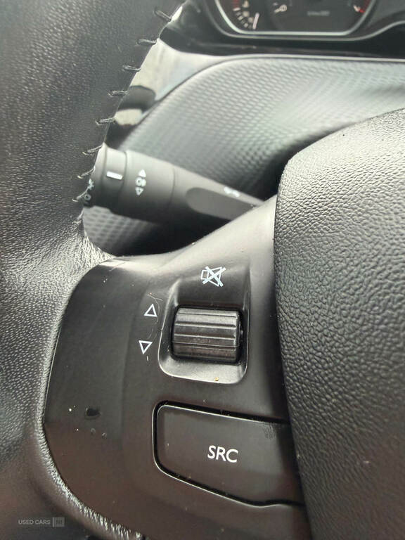 Peugeot 208 1.2 Puretech Allure Premium 82 Bhp Silver #15