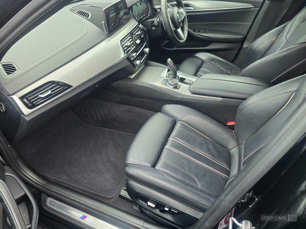 BMW 5 Series 520D M Sport Black #5
