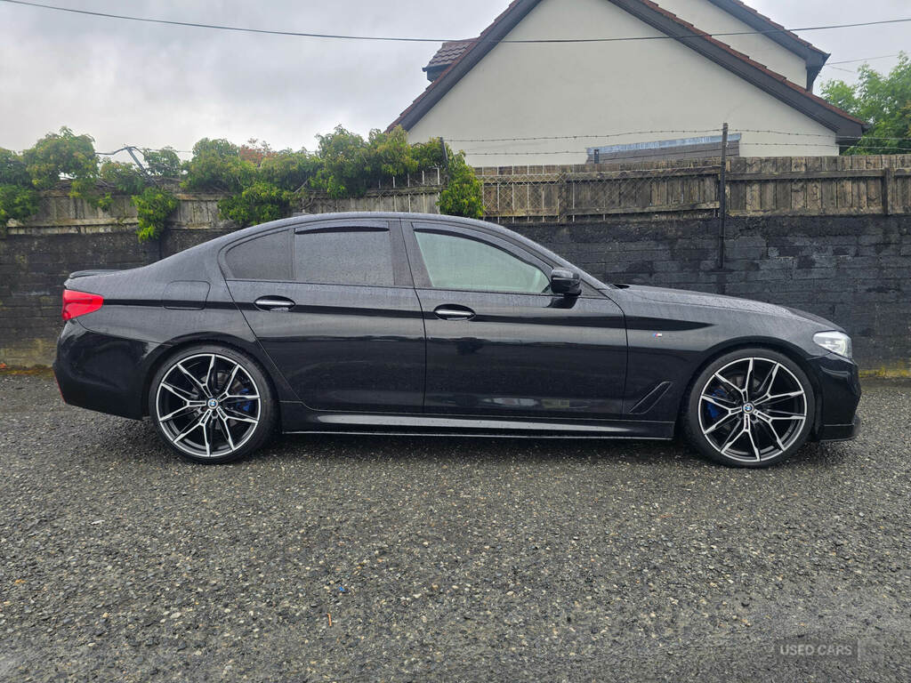 BMW 5 Series 520D M Sport Black #2