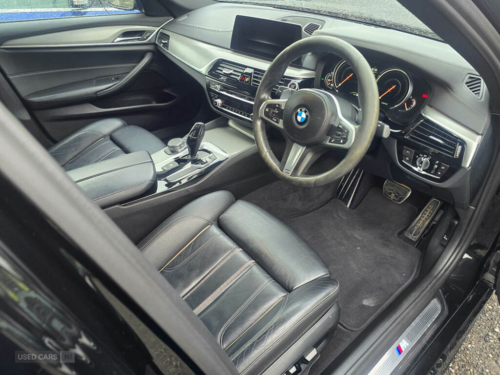 BMW 5 Series 520D M Sport Black #4