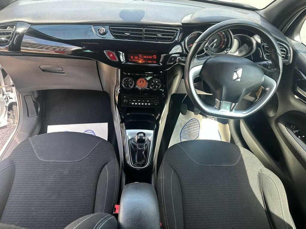 Citroen DS3 Hatchback 1.2 Puretech Dstyle Plus Euro 6 Ss GN15ULV Silver #2
