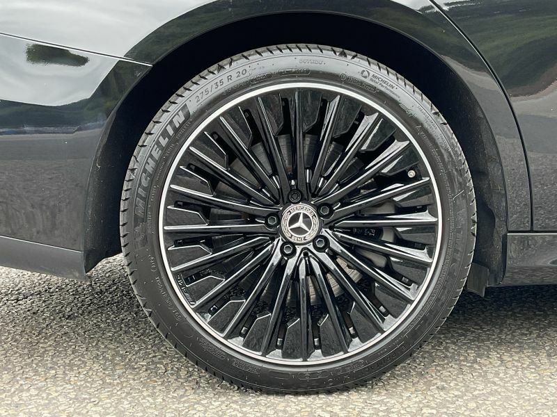 Mercedes-Benz E Class Saloon Black #4