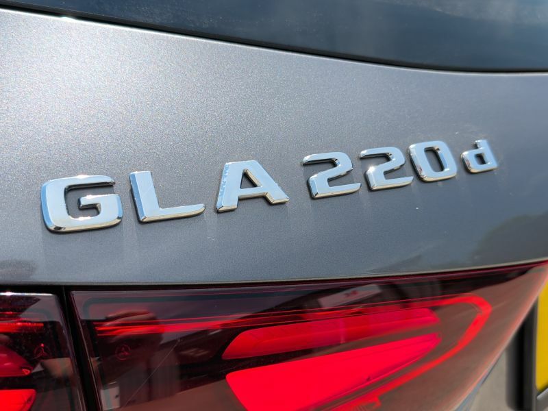 Mercedes-Benz GLA Class 1.3 Gla200h Mhev Amg Line Executive Suv Petr White #23