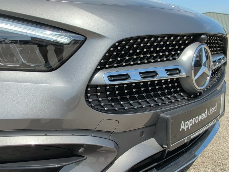 Mercedes-Benz GLA Class 1.3 Gla200h Mhev Amg Line Executive Suv Petr White #18