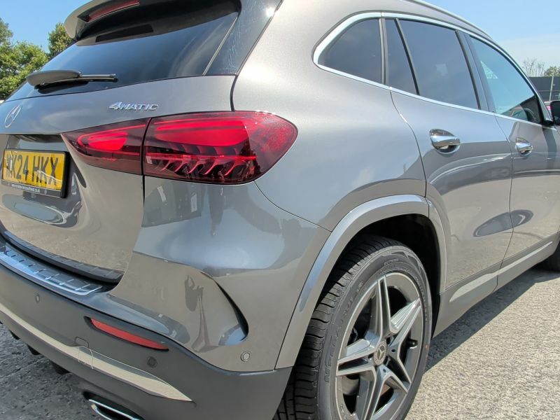 Mercedes-Benz GLA Class 1.3 Gla200h Mhev Amg Line Executive Suv Petr White #25