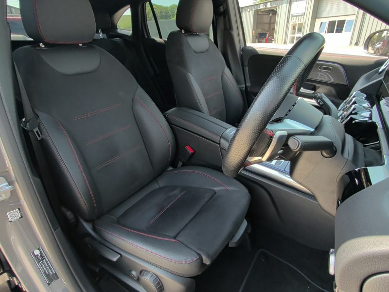 Mercedes-Benz GLA Class 1.3 Gla200h Mhev Amg Line Executive Suv Petr White #47