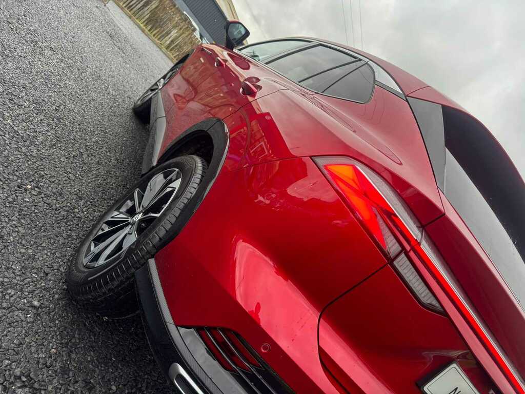MG HS Hat 1.5 T-gdi Se Red #4