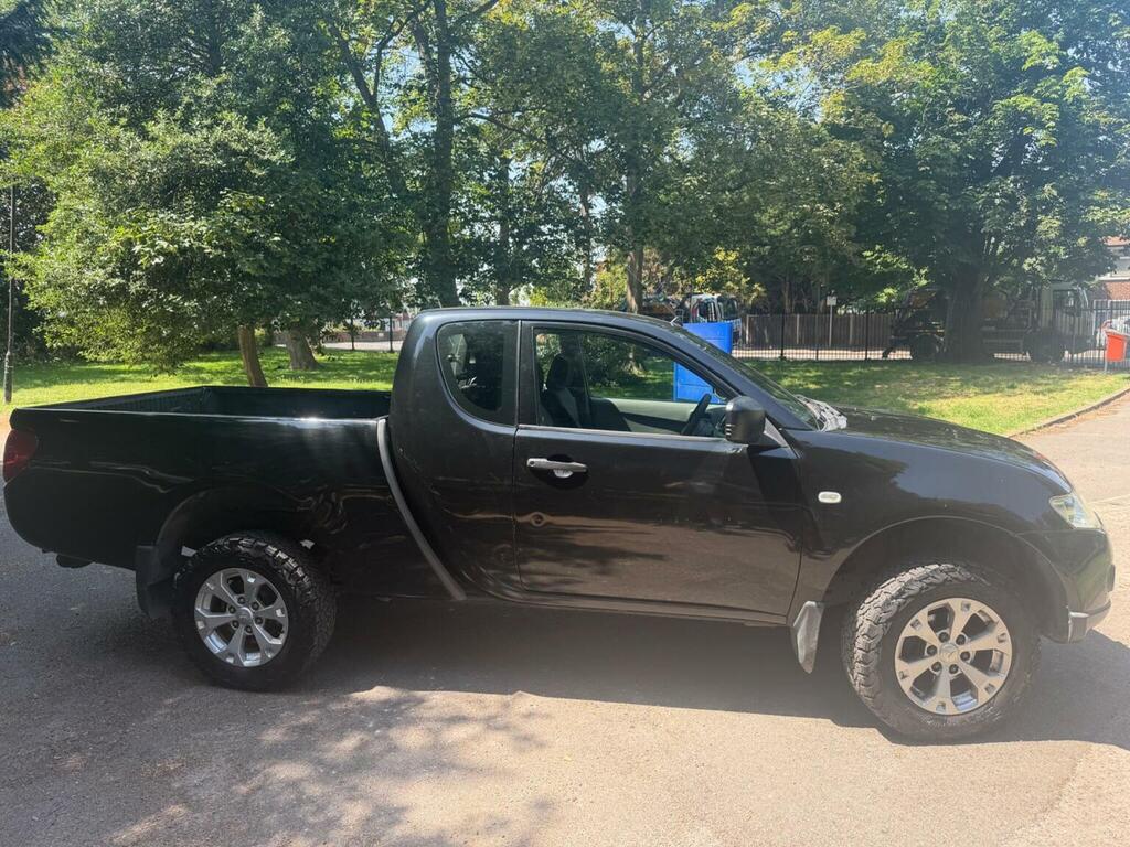Mitsubishi L200 2.5 Di-d 4Work Club Cab Pickup 4Wd Euro 4 Black #2