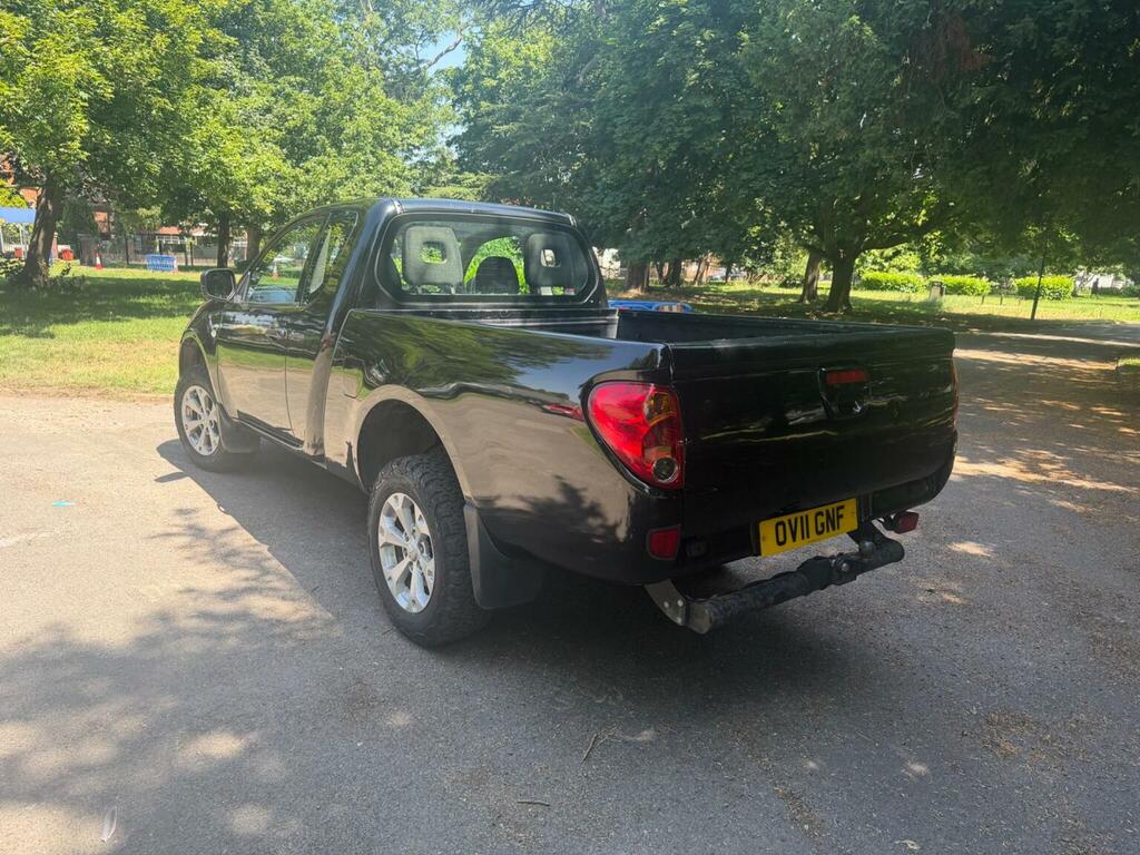 Mitsubishi L200 2.5 Di-d 4Work Club Cab Pickup 4Wd Euro 4 Black #4