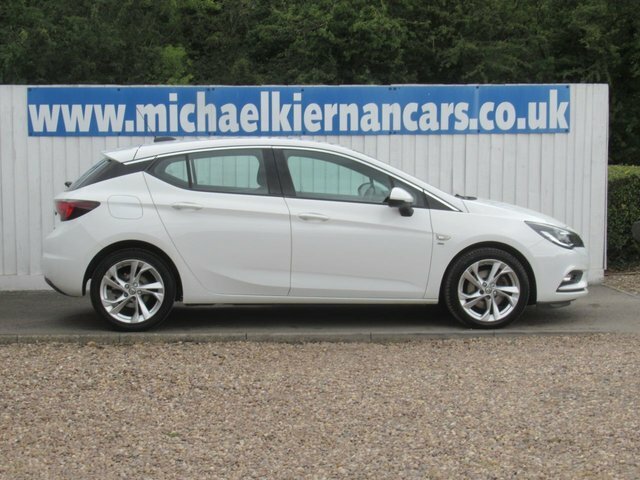 Vauxhall Astra 1.6 Cdti Ecotec Blueinjection Sri Hatchback Di White #2