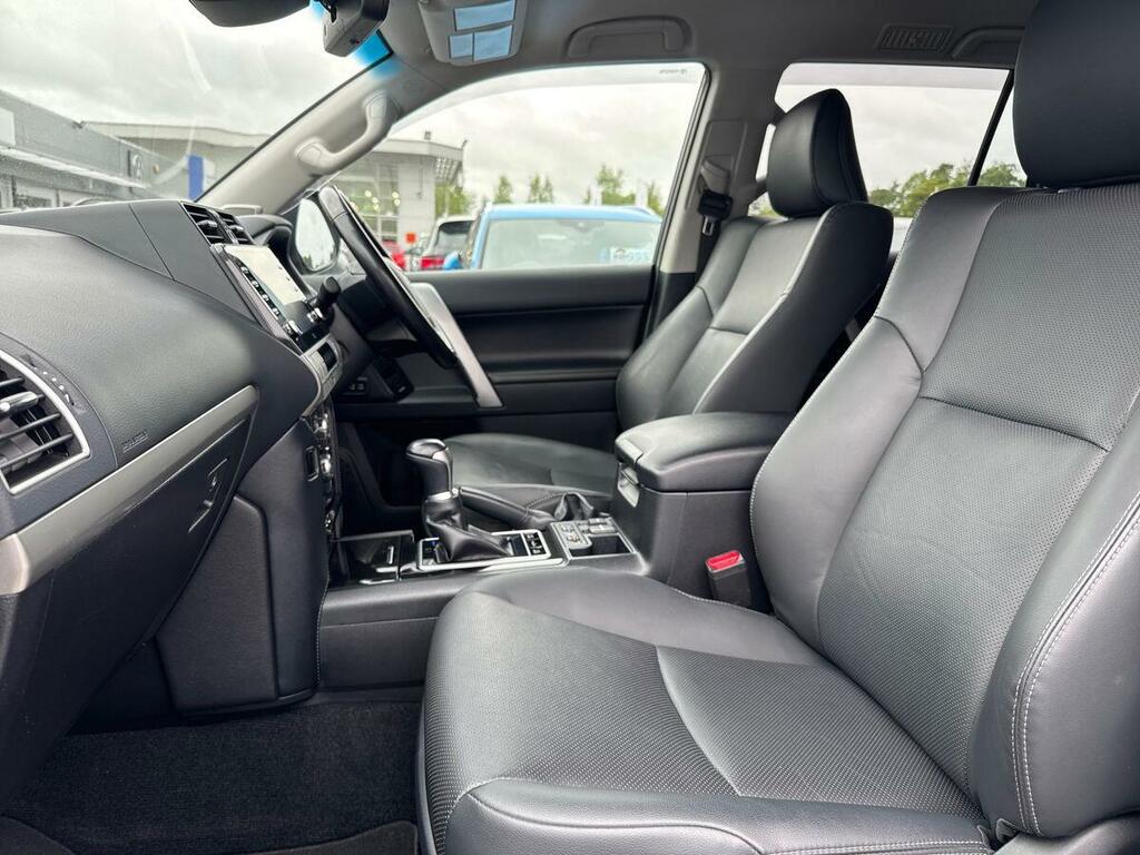 Toyota Land Cruiser 2.8 D-4d 204 Invincible 7 Seats Grey #2