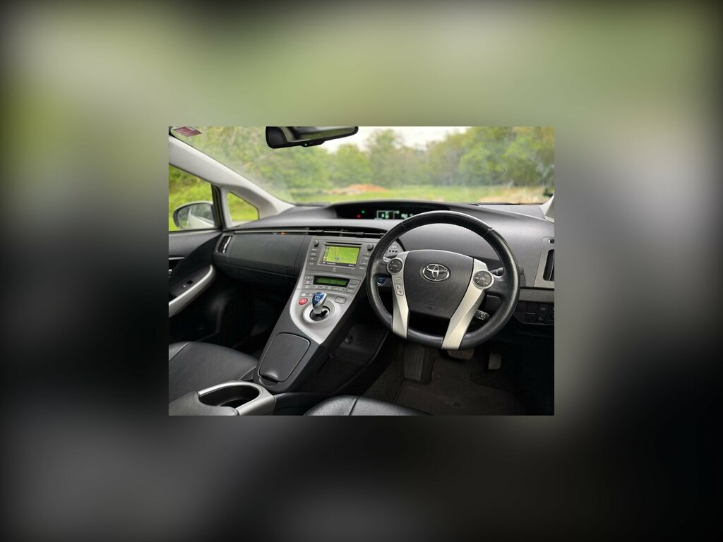 Toyota Prius 1.8 Vvti Plug-in Cvt Silver #17