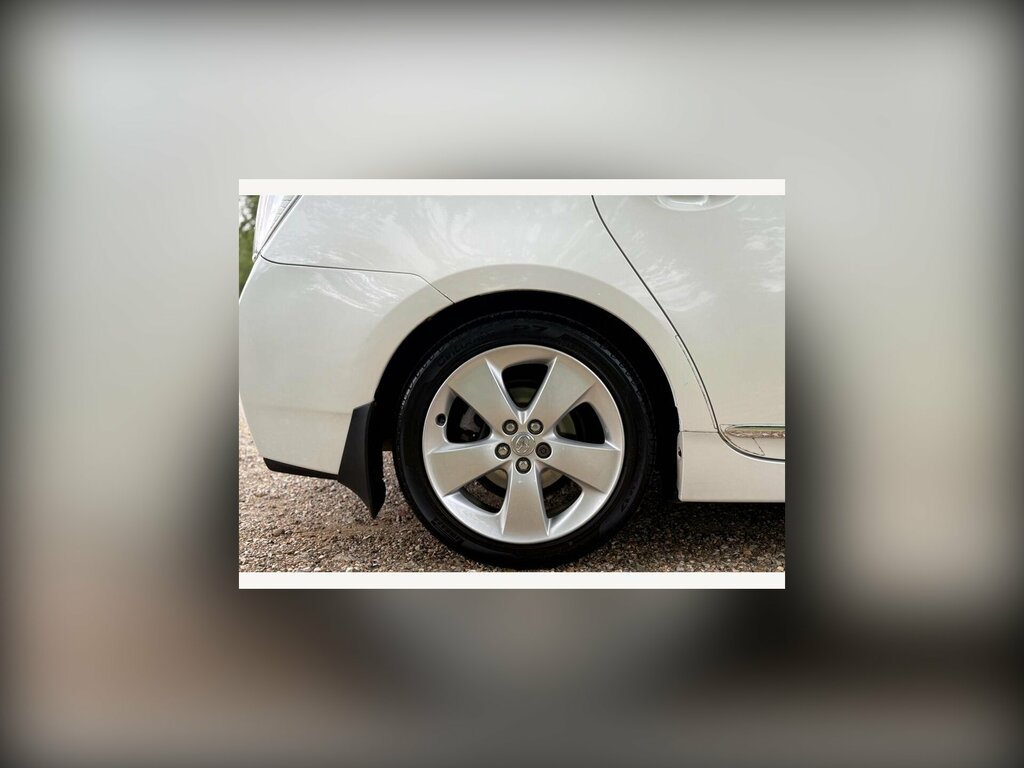 Toyota Prius 1.8 Vvt-h T Spirit Hatchback Hybrid Cvt White #2