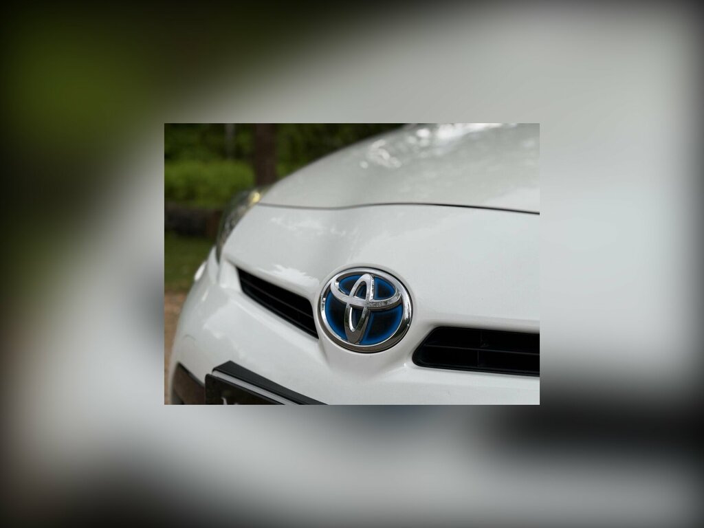 Toyota Prius 1.8 Vvti Plug-in Cvt Silver #10