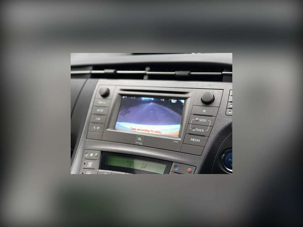 Toyota Prius 1.8 Vvti Plug-in Cvt Silver #36